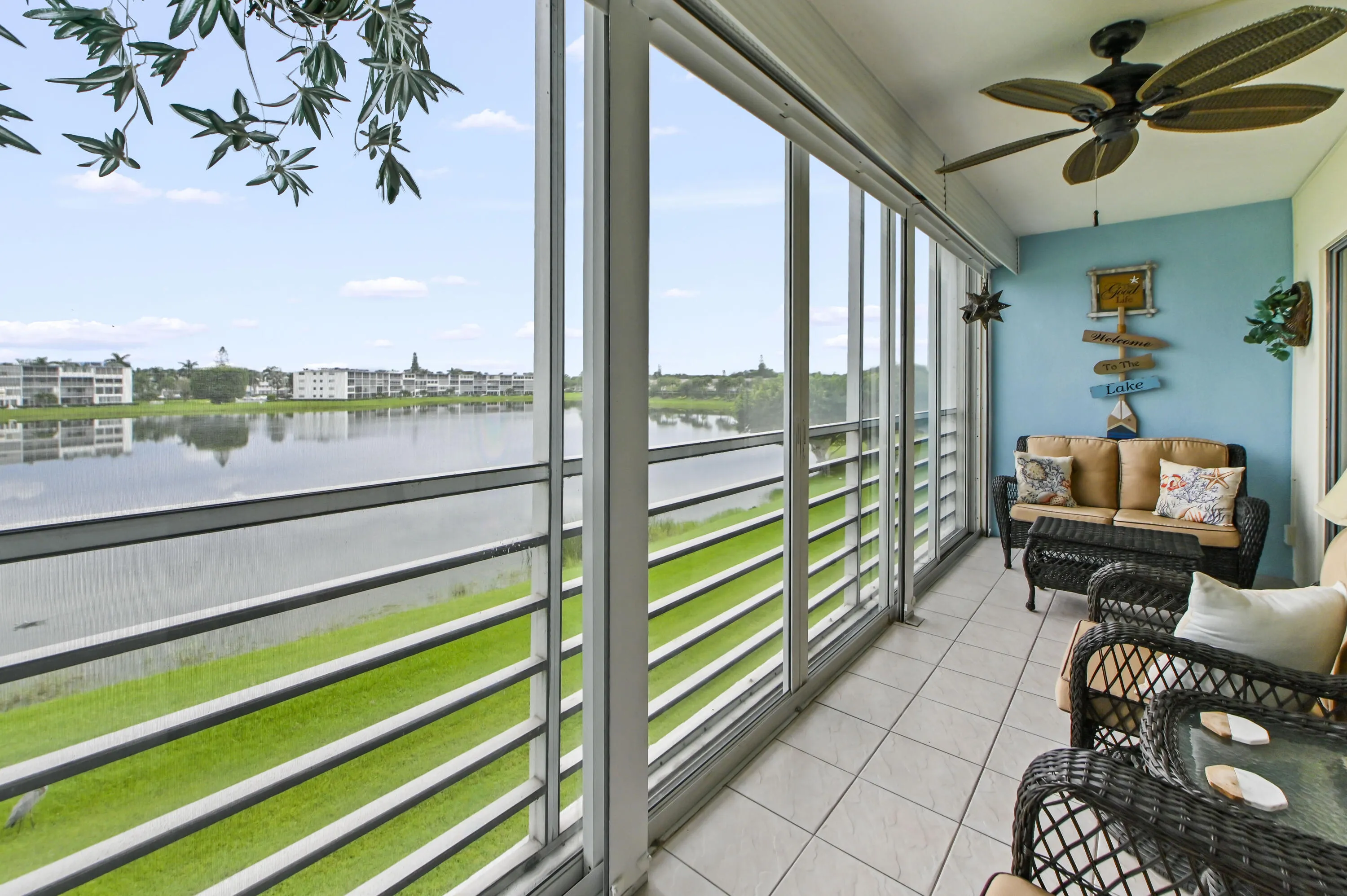 22 Balcony 03