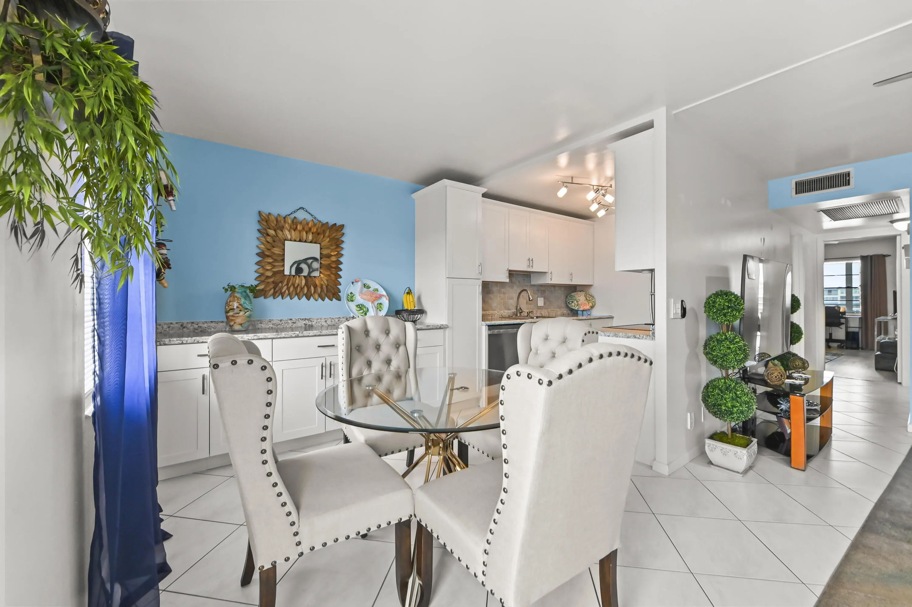 09 Dining room 01