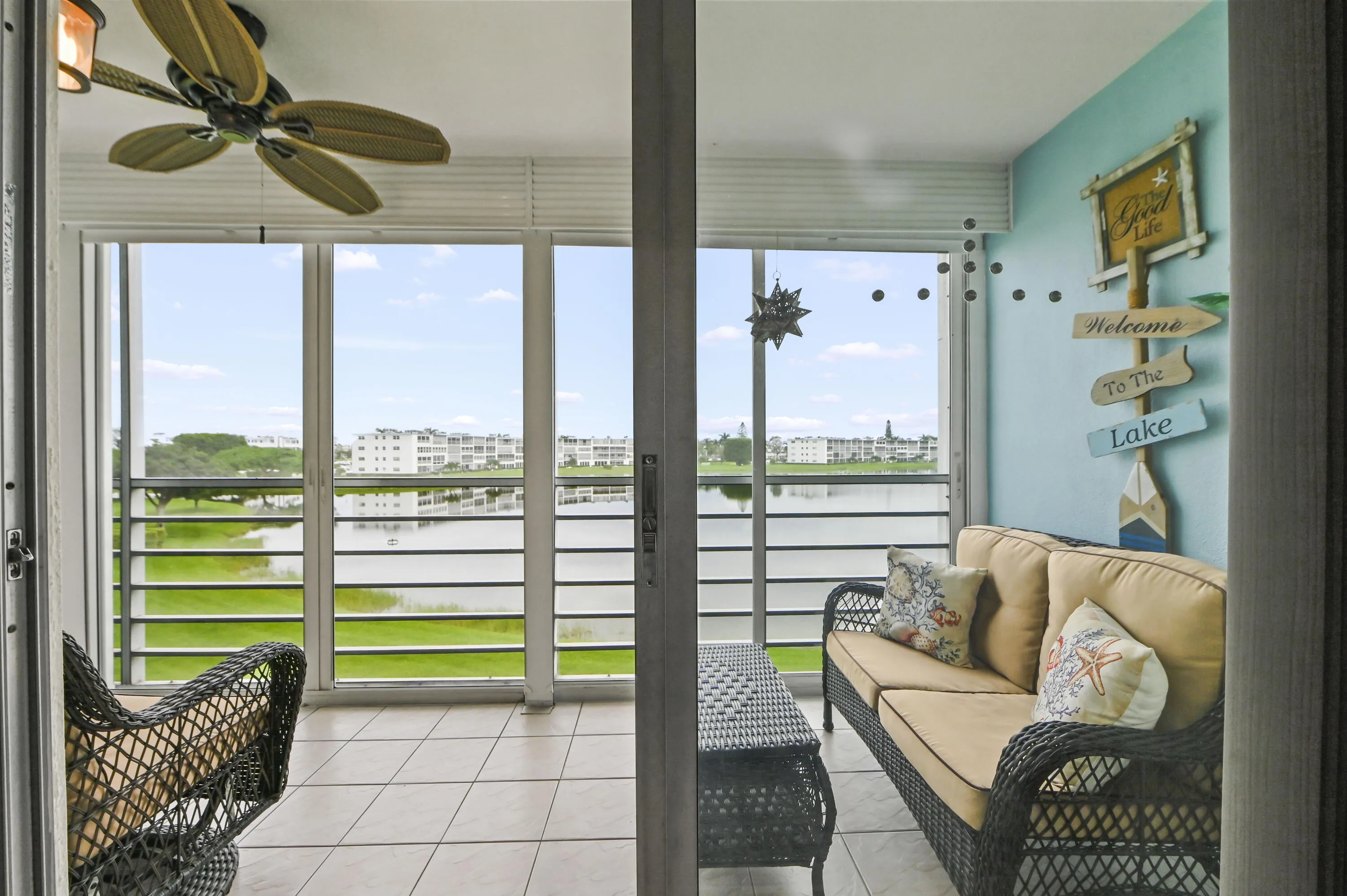 23 Balcony 04