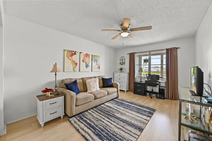 14 Bedroom 01
