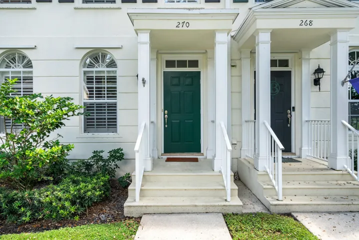 270 Murray Ct - Front Porch