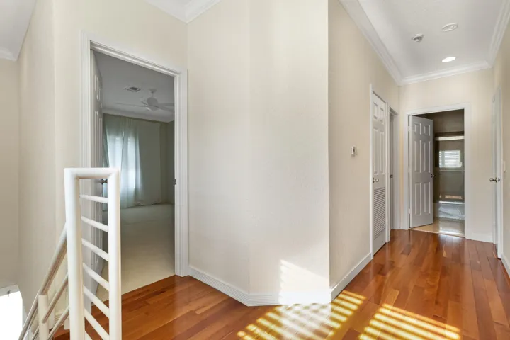 15_hd-4517 ne 21st ave apt 4 -15