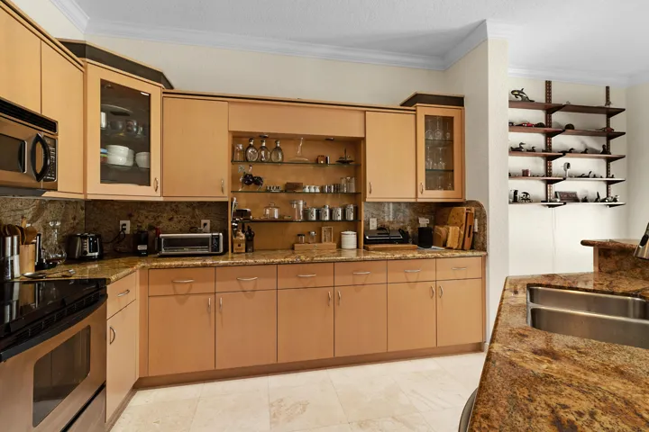 10_hd-4517 ne 21st ave apt 4 -10