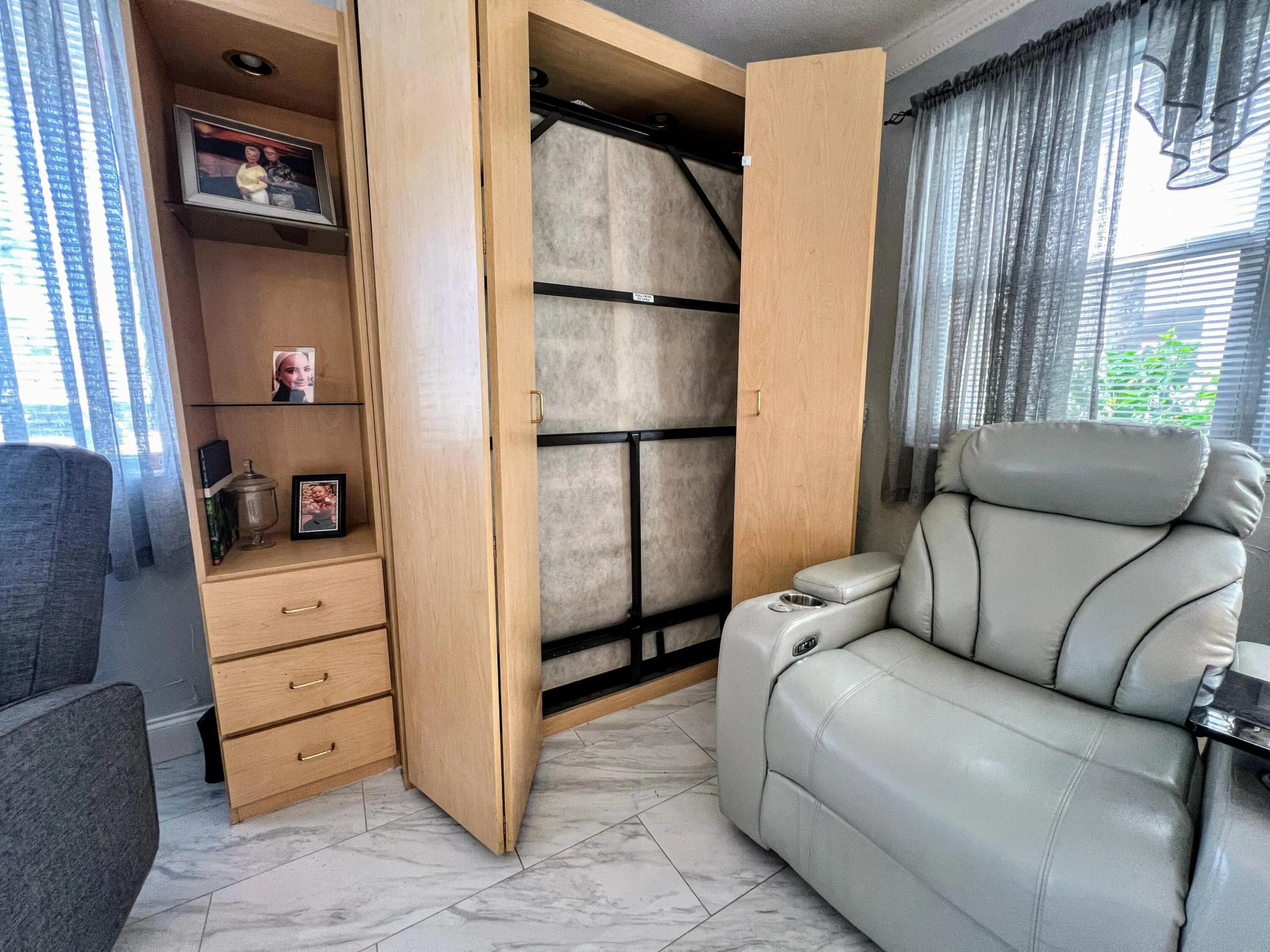Murphy bed