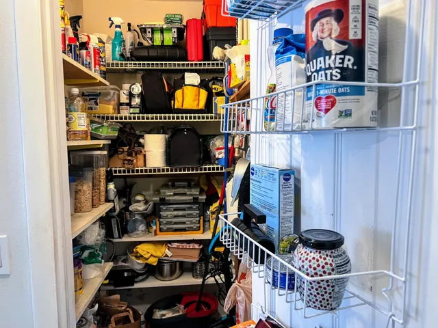 Walk in pantry