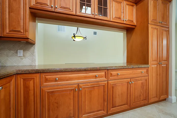 PassThru to Dining Room