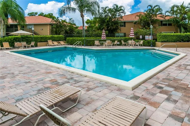 BG 103 POOL