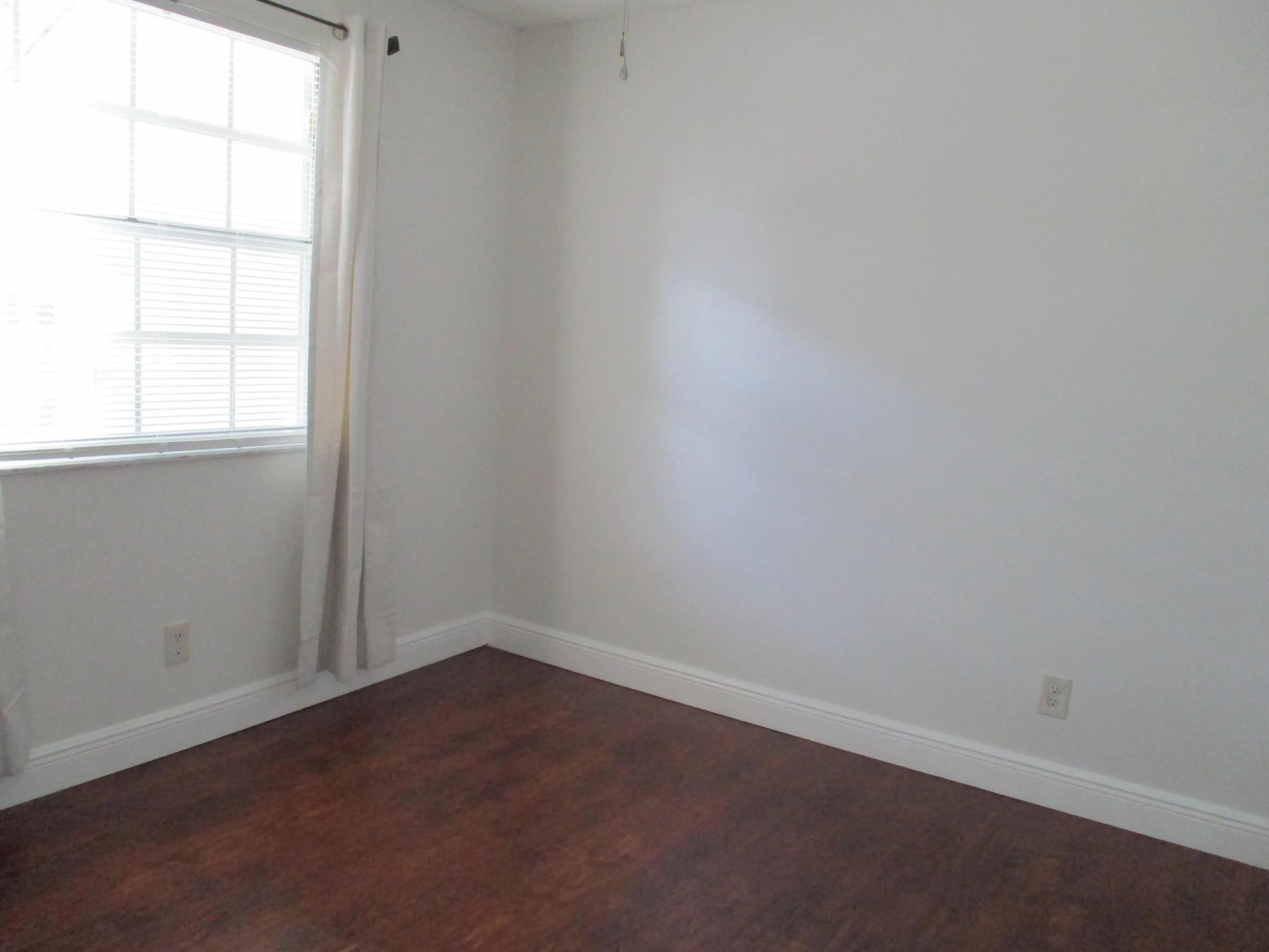 835 BEDROOM 2