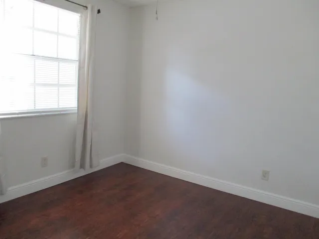 835 BEDROOM 2