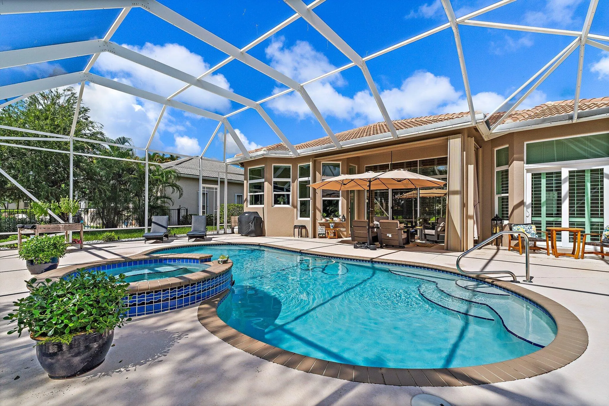 Screened in Pool