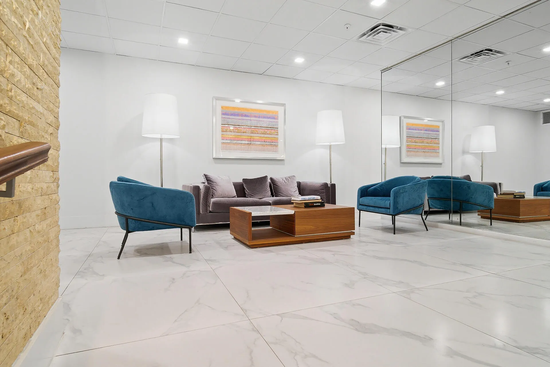 1900-CONSULATE-PLACE-1005-33401-052