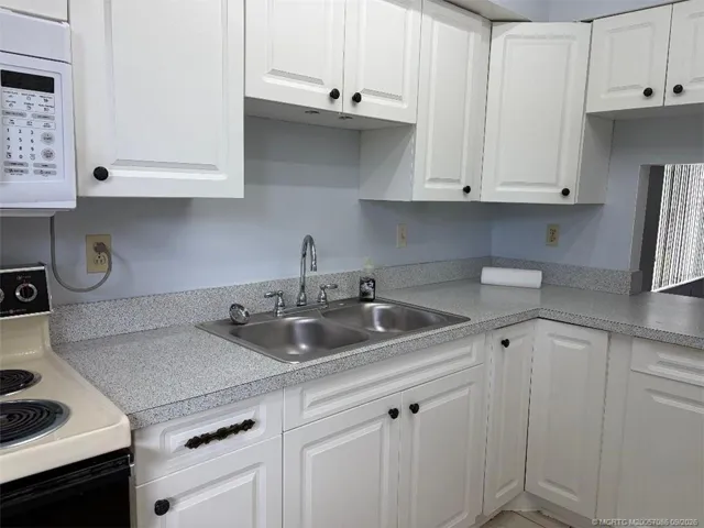 All white kitchen
