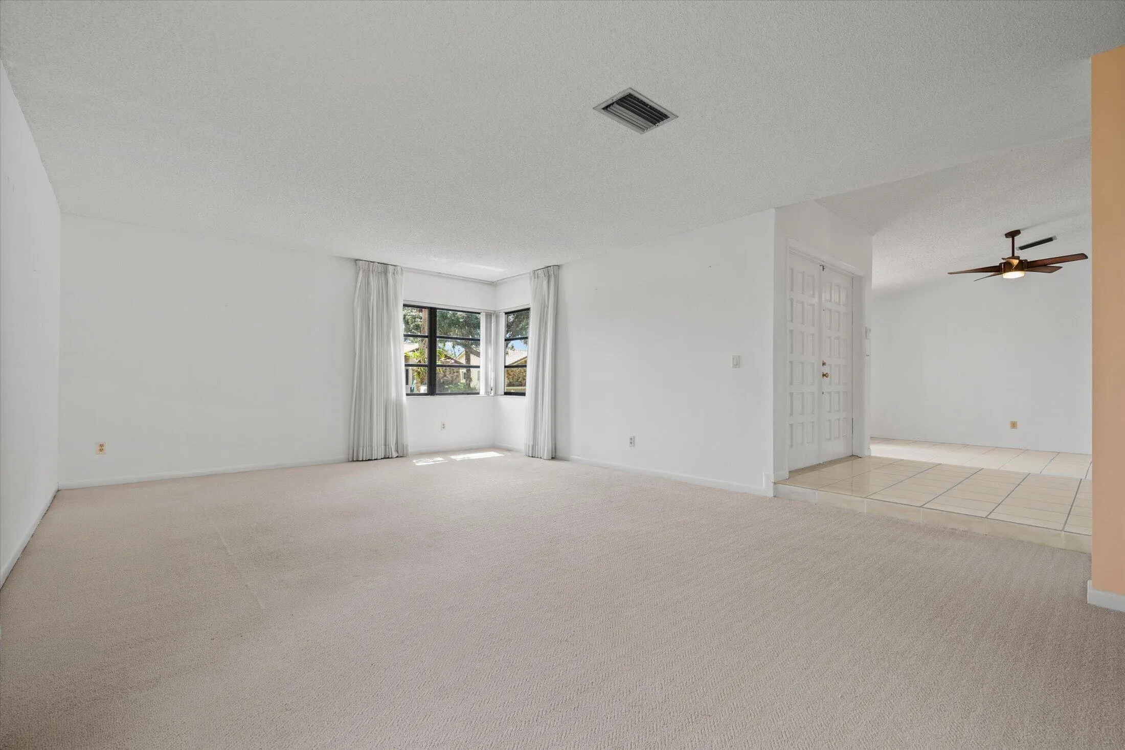 Living​​‌​​​​‌​​‌‌​‌‌​​​‌‌​‌​‌​‌​​​‌​​ Room