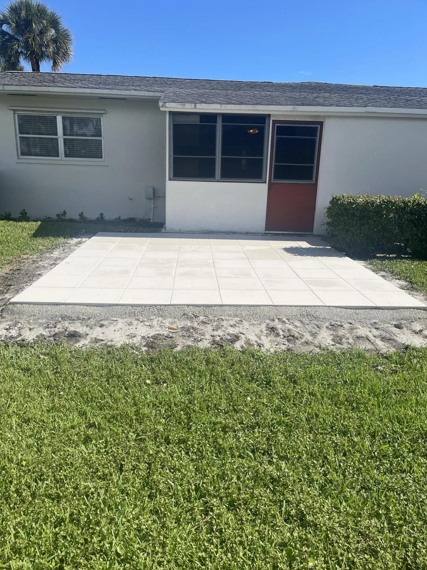 Huge rear 12 x 12 patio