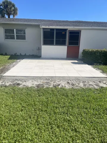 Huge rear 12 x 12 patio