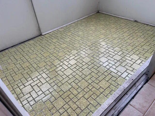 SCREENED PATIO