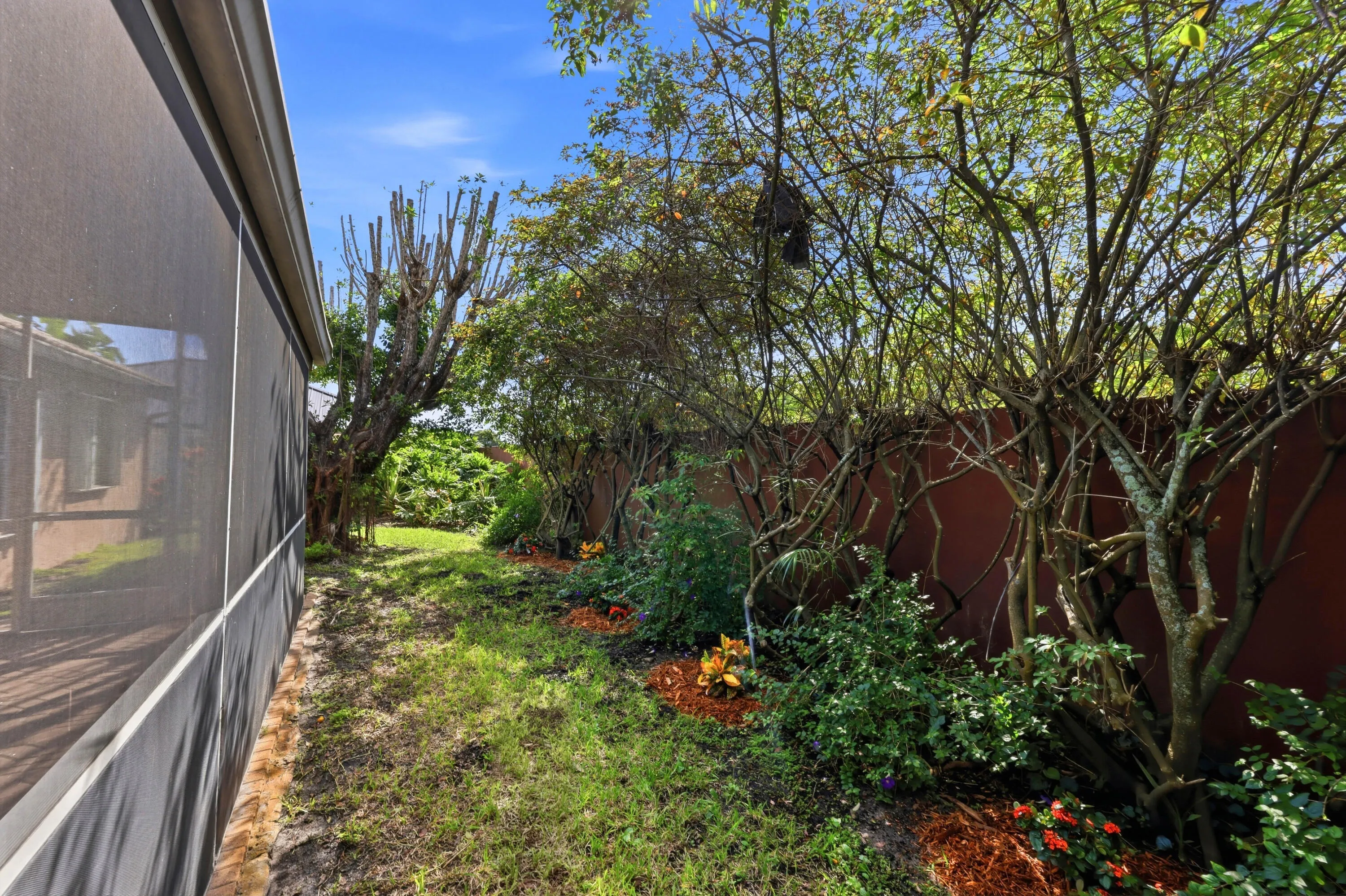 033_F8_4788_Cypress_Dr_S