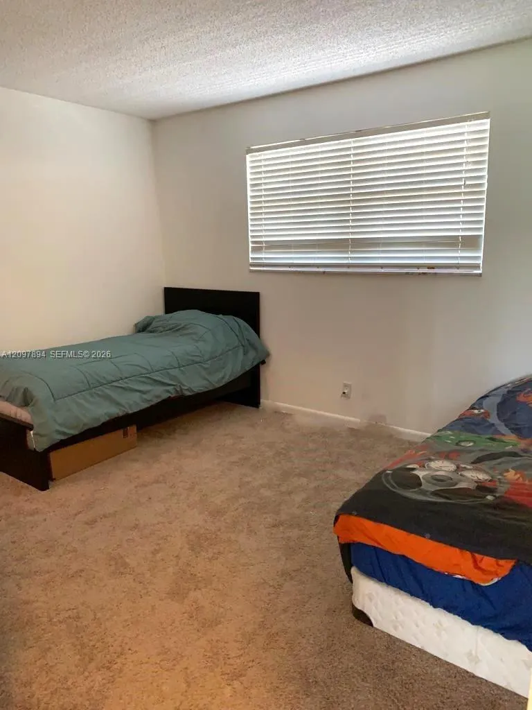 LARGE 2ND BEDROOM BRIGHT WINDOW