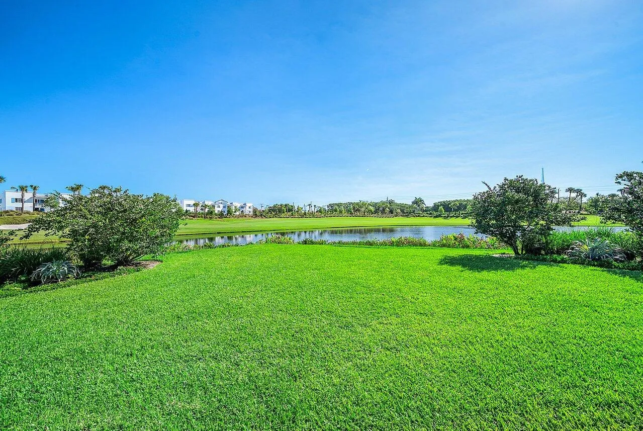 lake & golf view