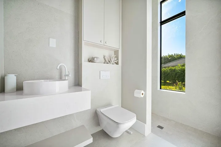 guest bathroom 3