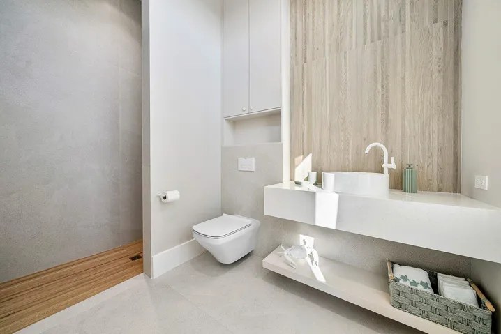 guest bathroom 1