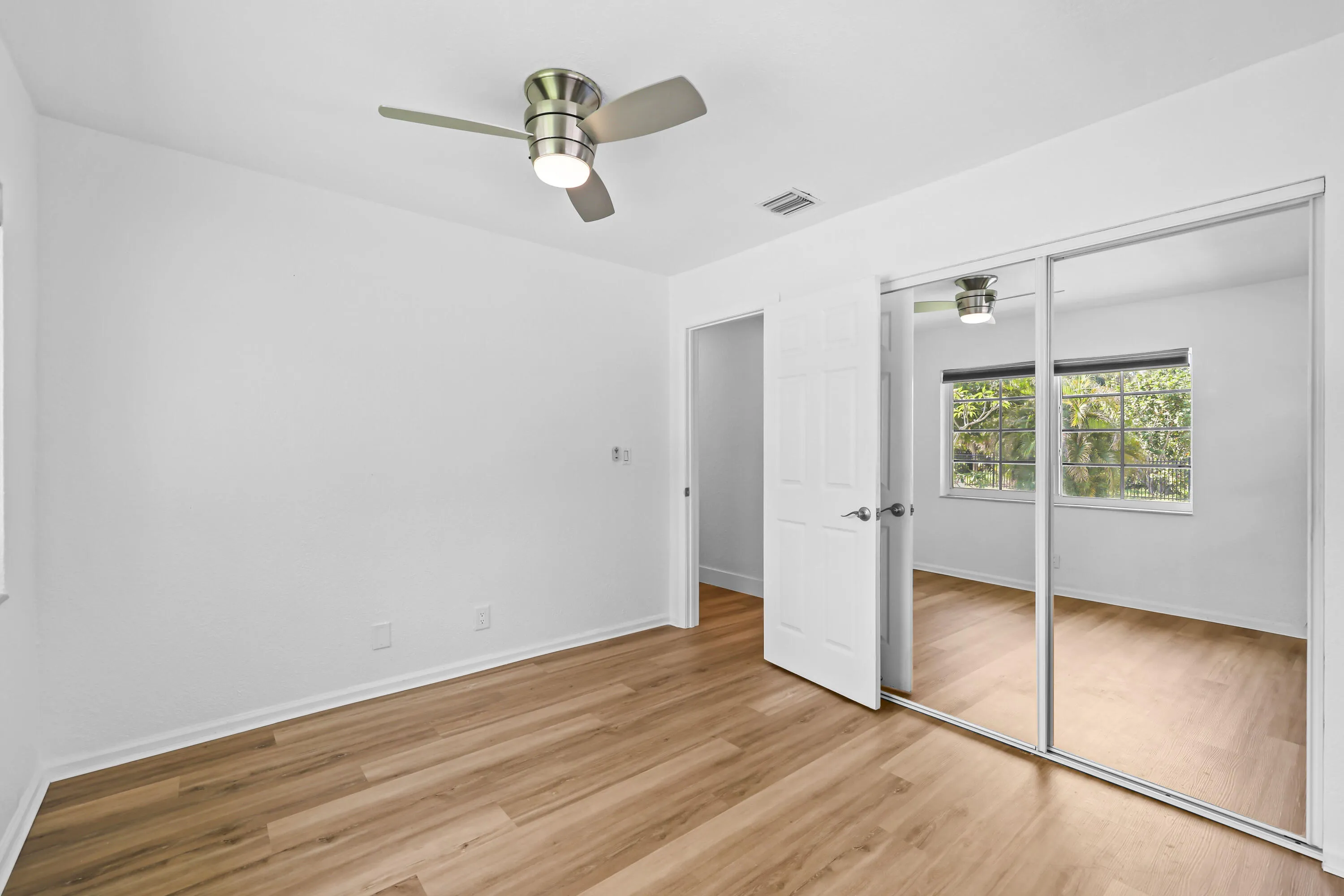 2265 NE 24th St - 24