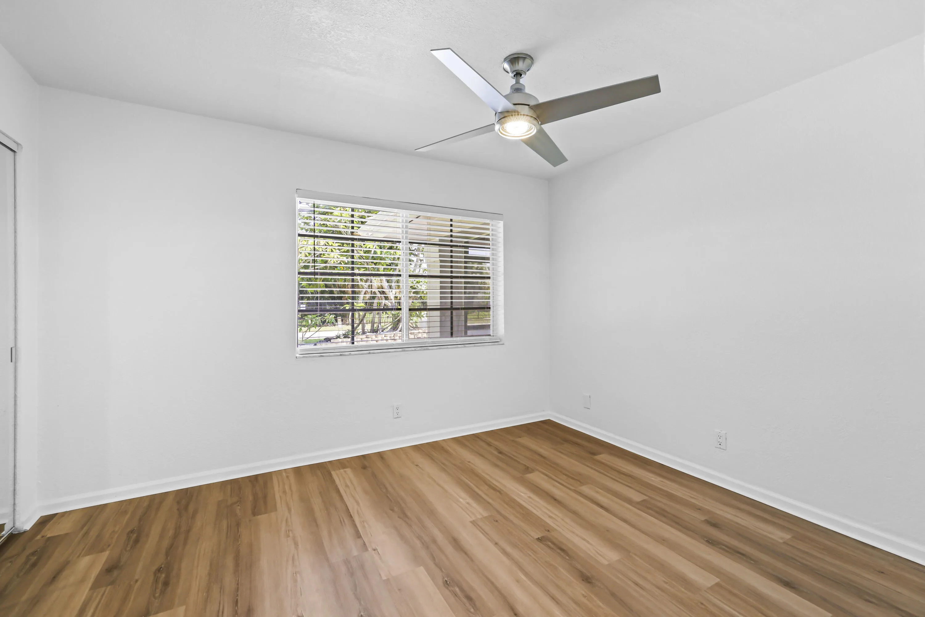2265 NE 24th St - 21