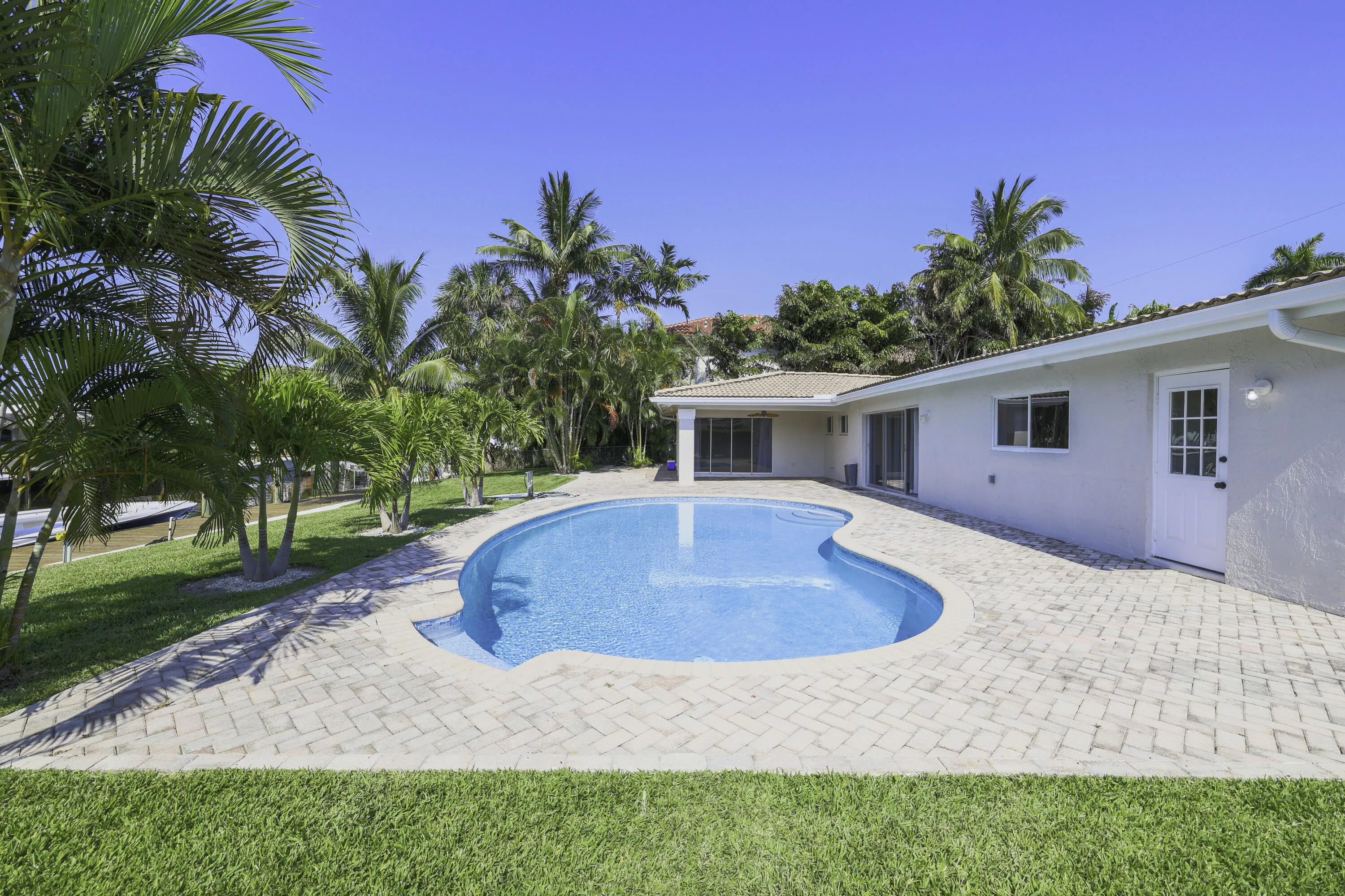 2265 NE 24th St - 40
