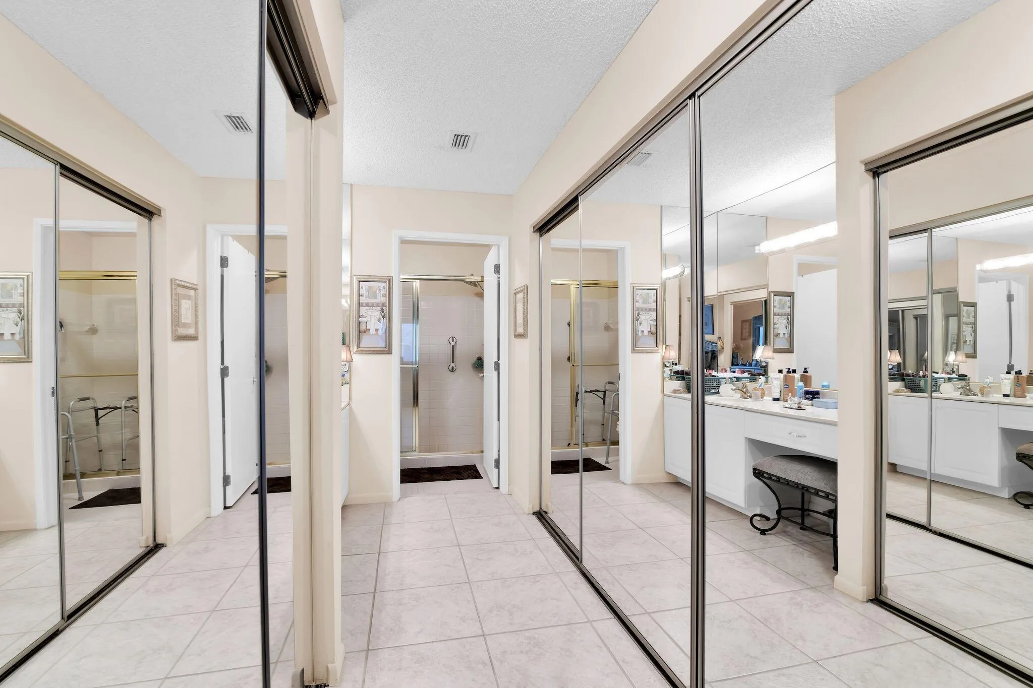 8955 Seascape Ln Closets