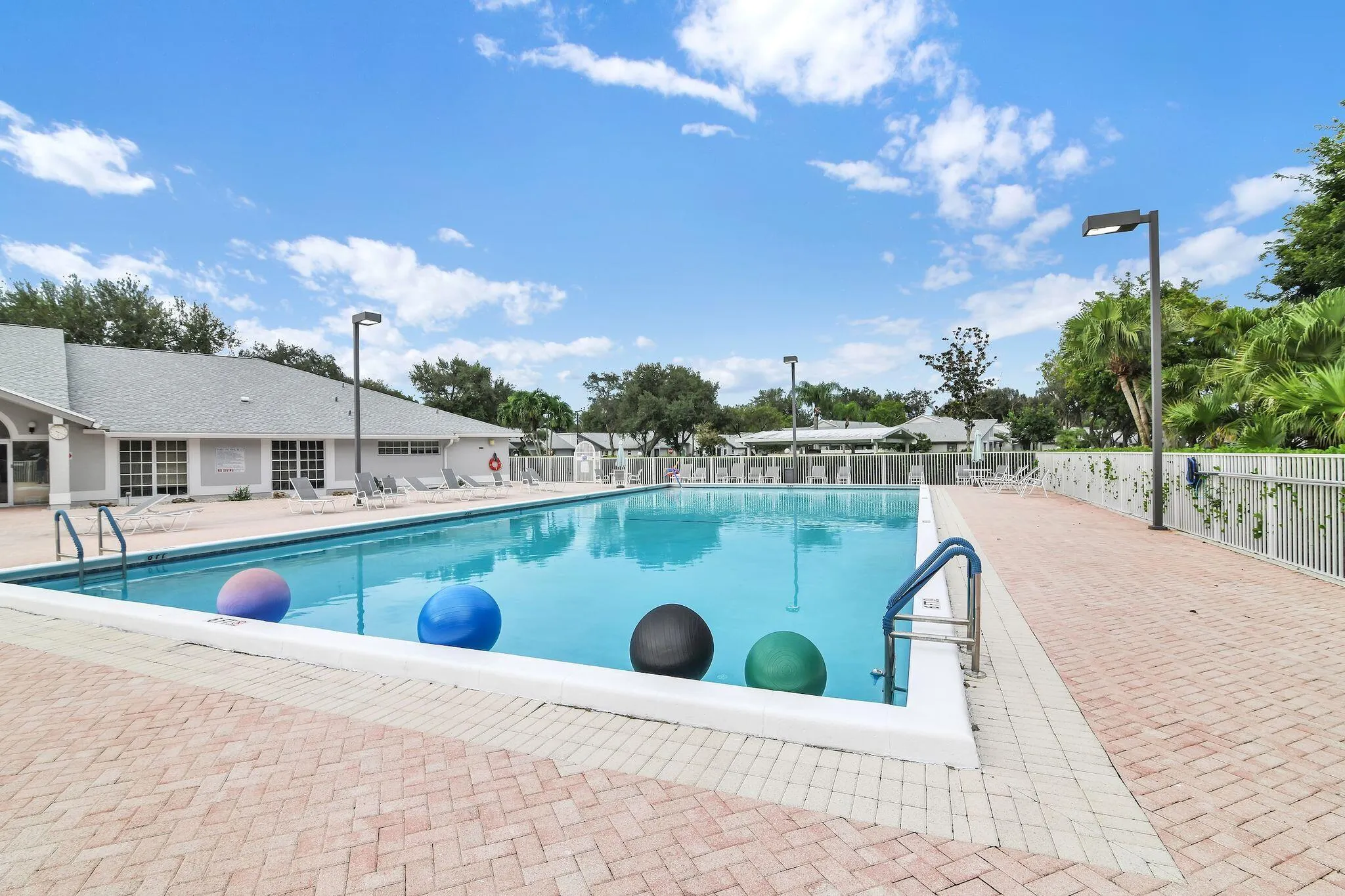 8955 Pool pic 2