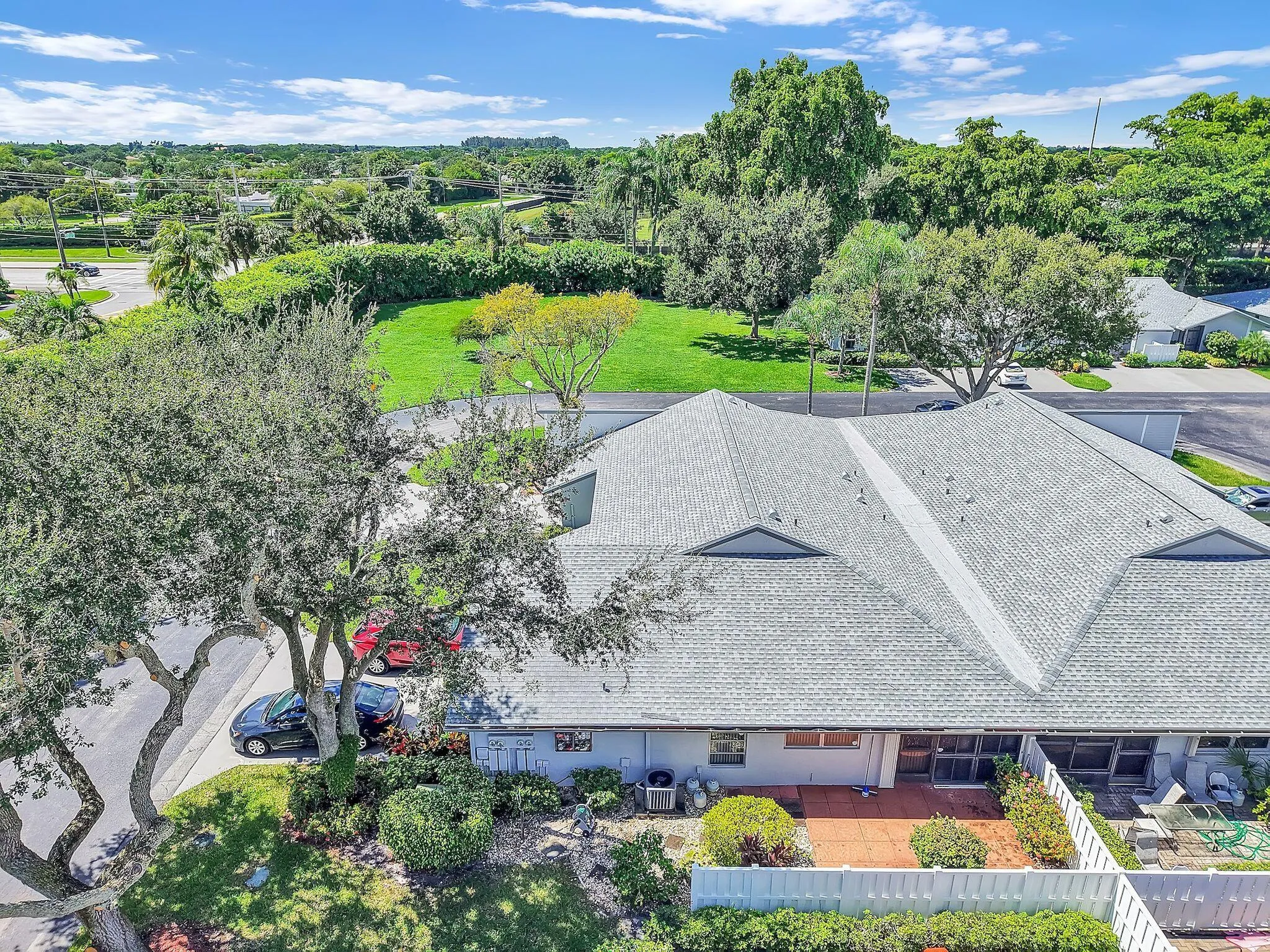 8955 Seascape Ln Ariel roof