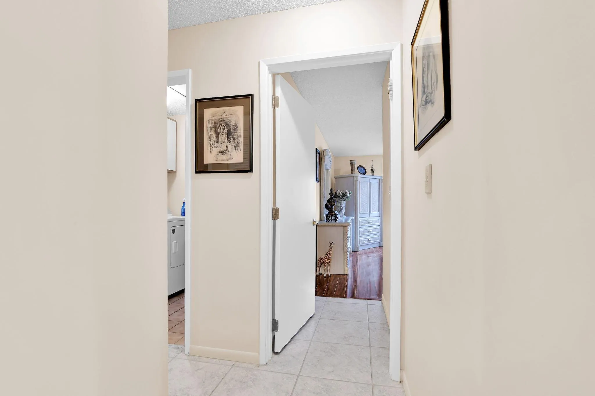 8955 Seascape Ln 2nd BR ent