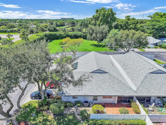 8955 Seascape Ln Ariel roof
