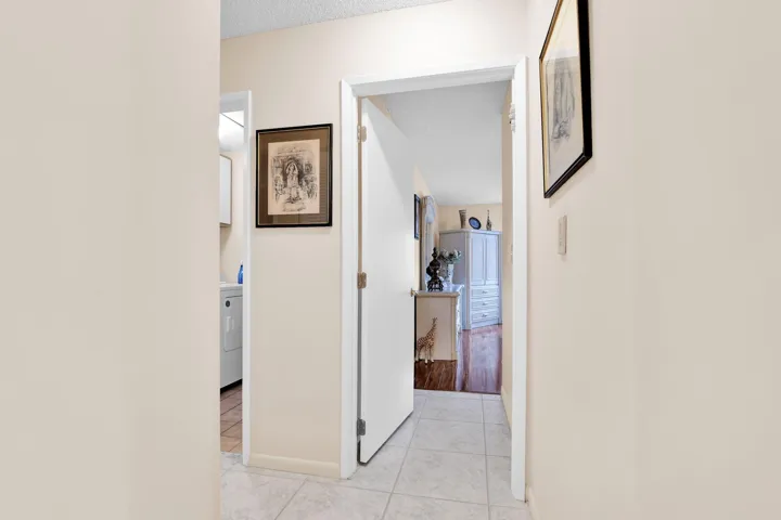 8955 Seascape Ln 2nd BR ent