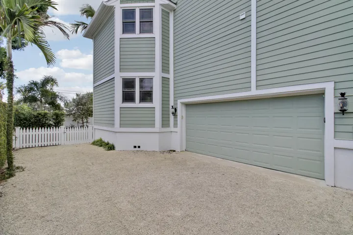 2-Car Garage