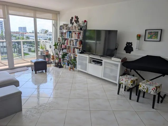 Common areas filled with Natural Light