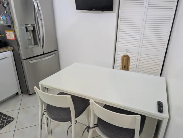 Kitchen Eating Area