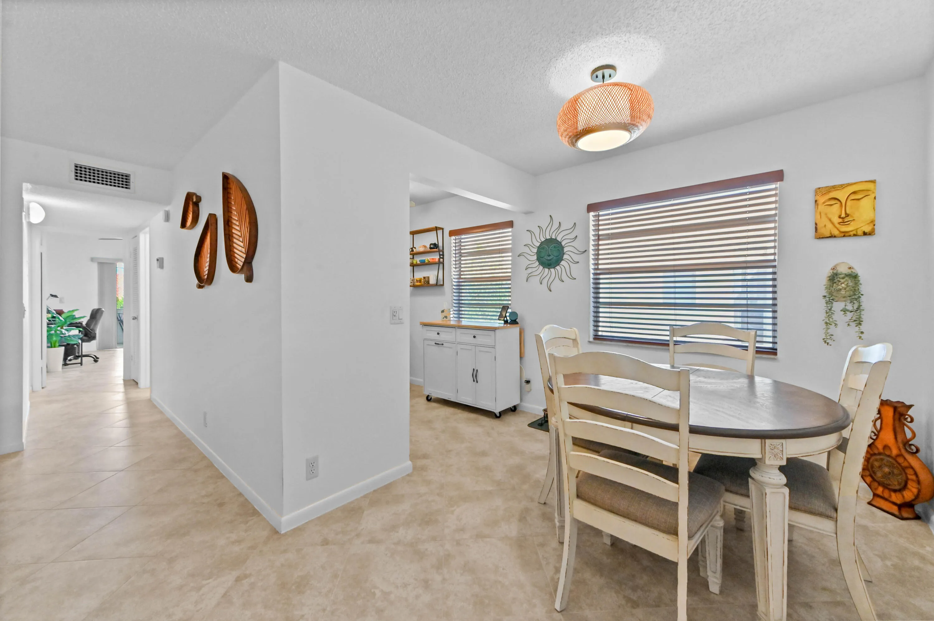 11 Dining area 01