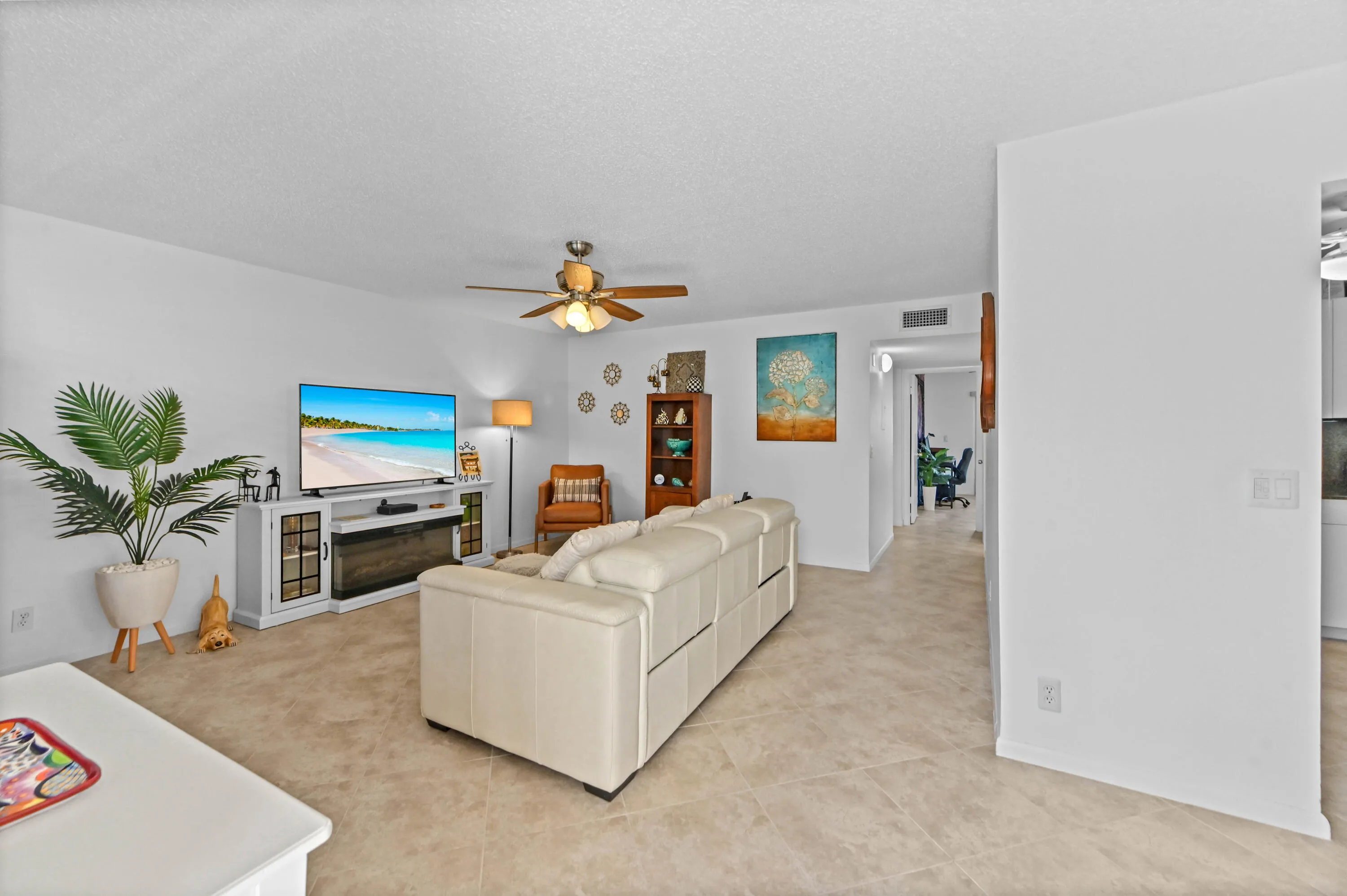 06 Living room 01
