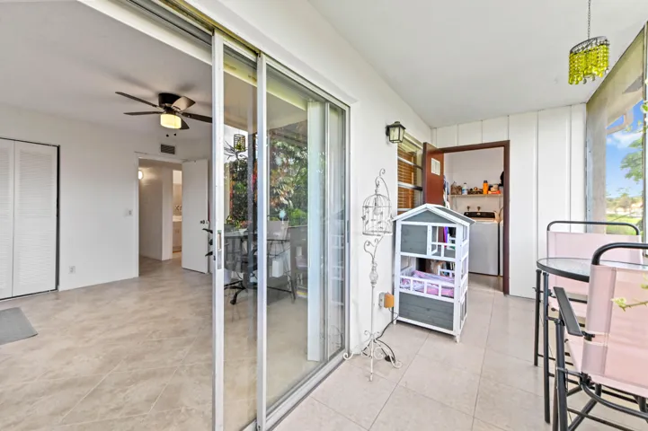 25 Balcony 03