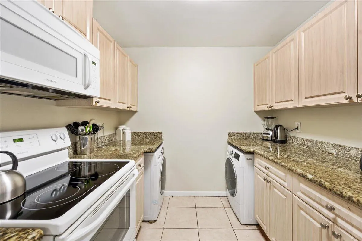 11- Kitchen