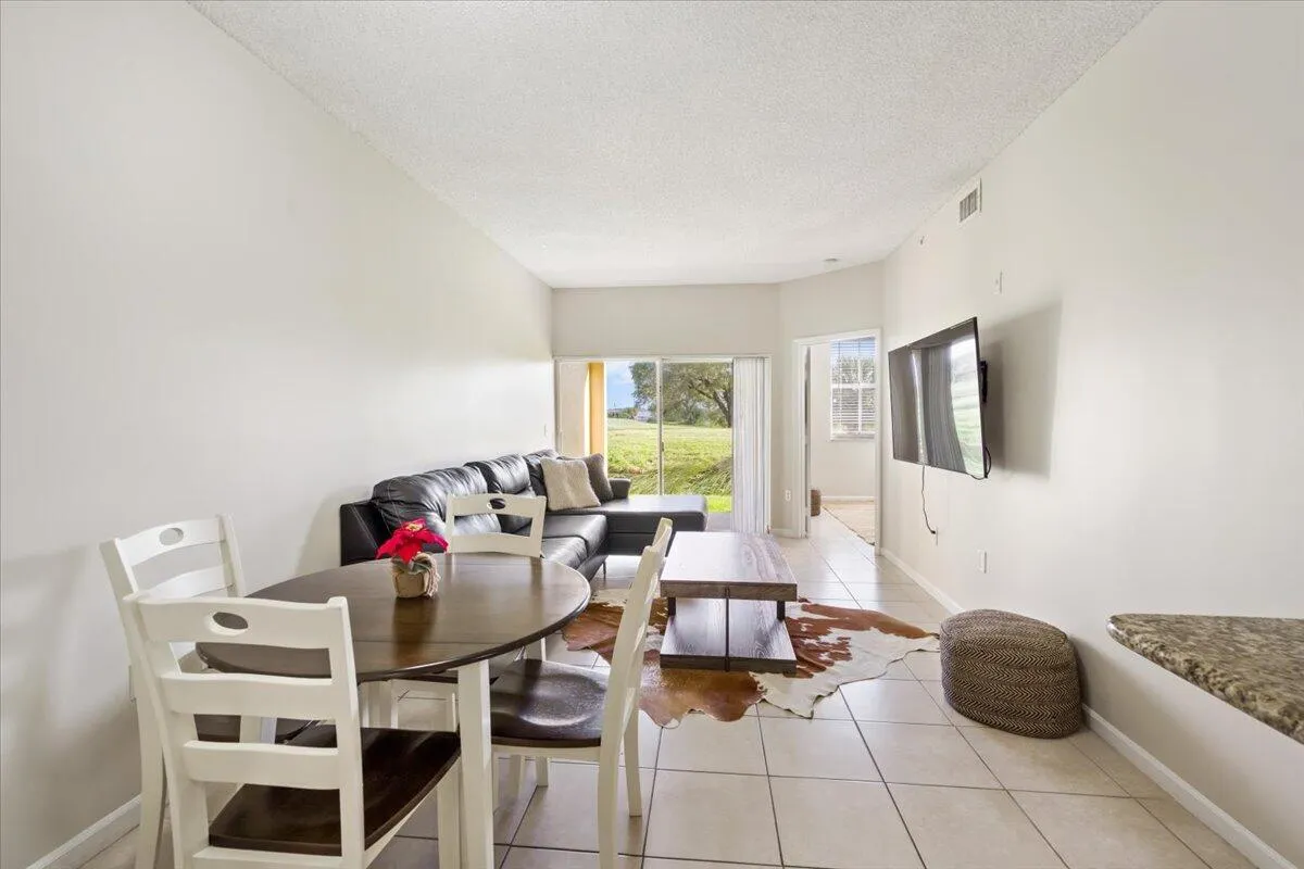5 - Living Room
