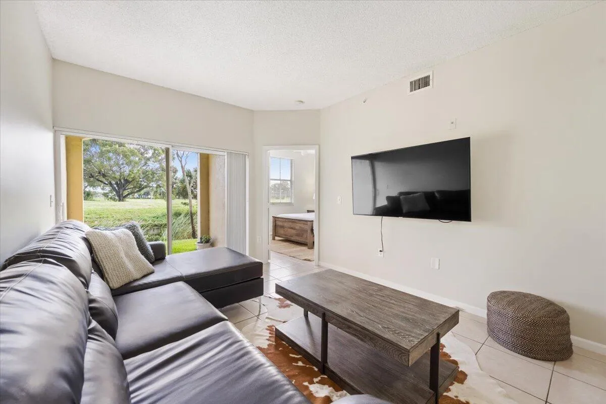 7 - Living Room