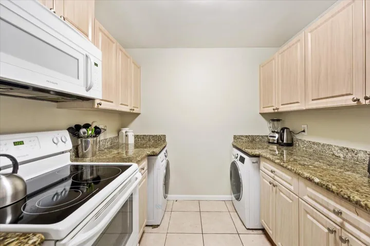 11- Kitchen