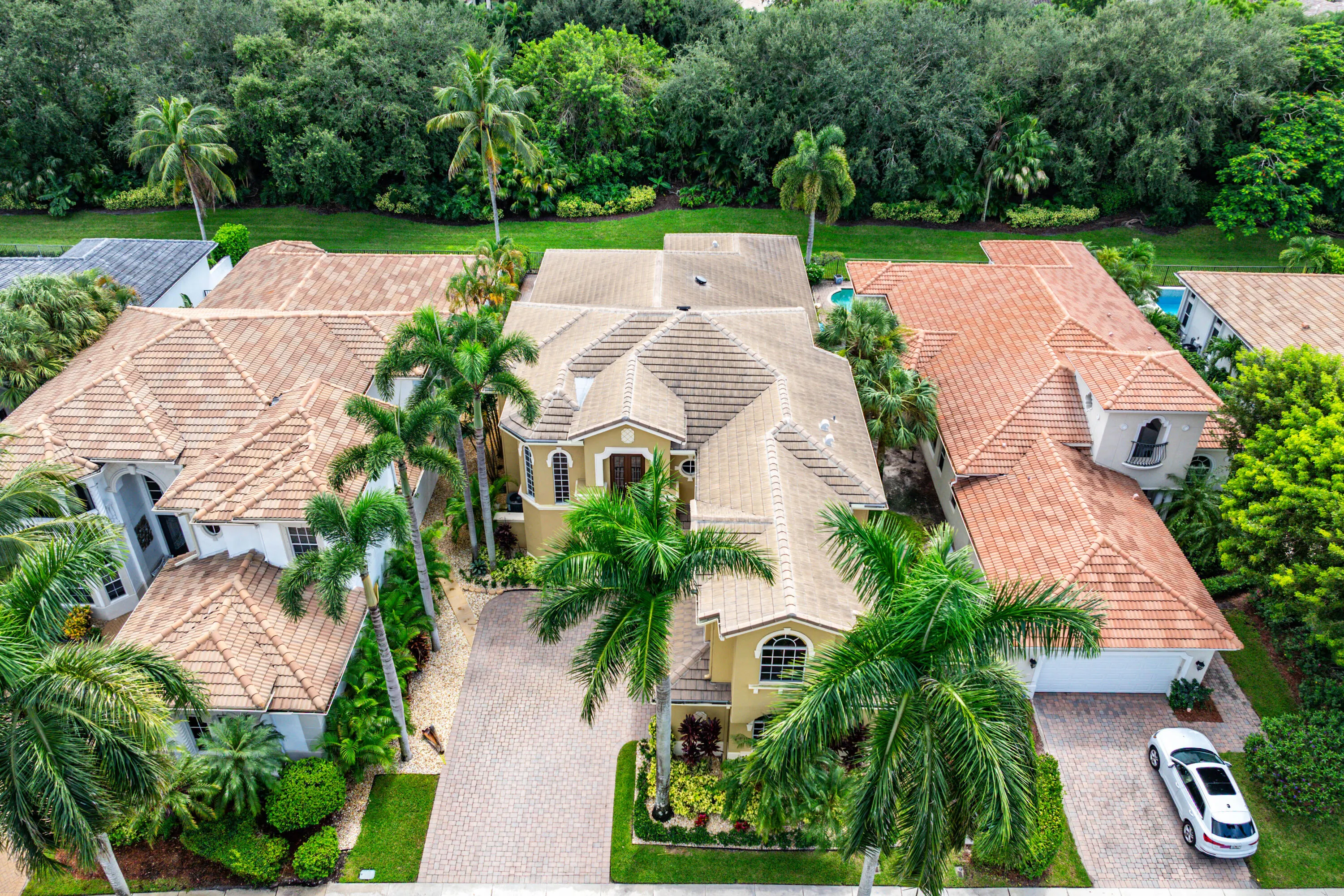 037-8126ValhallaDrive-DelrayBeach-FL-334