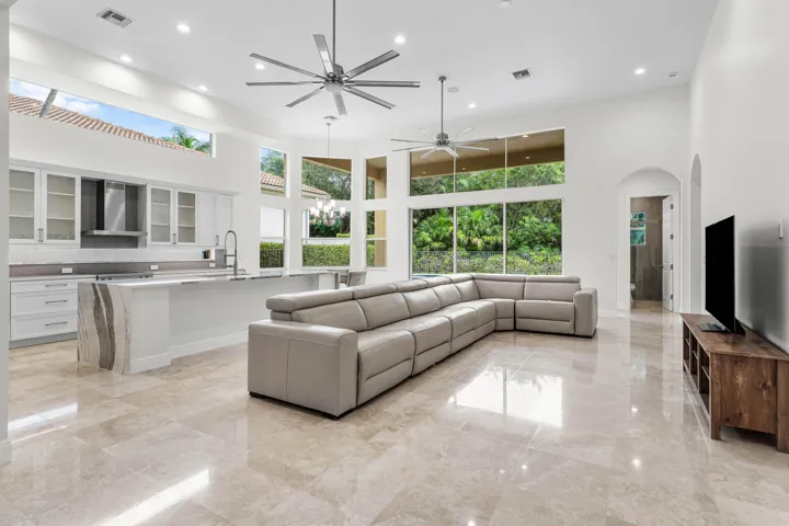 012-8126ValhallaDrive-DelrayBeach-FL-334