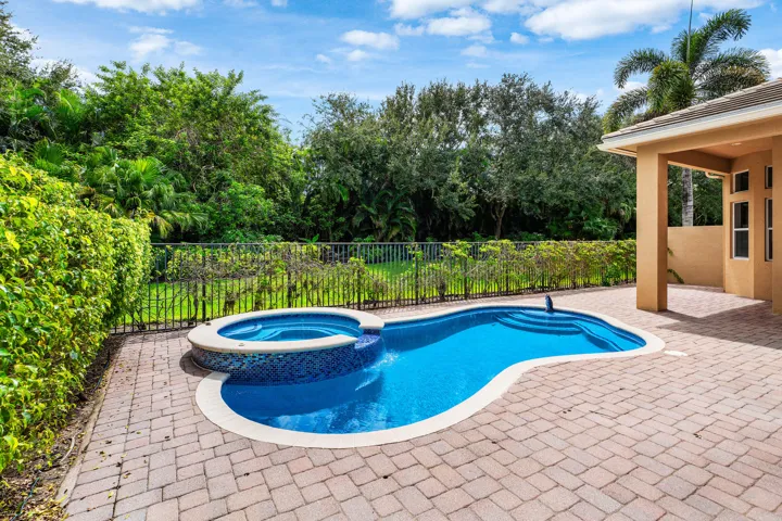 035-8126ValhallaDrive-DelrayBeach-FL-334
