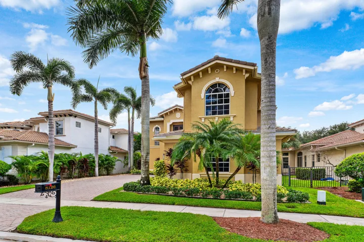 001-8126ValhallaDrive-DelrayBeach-FL-334