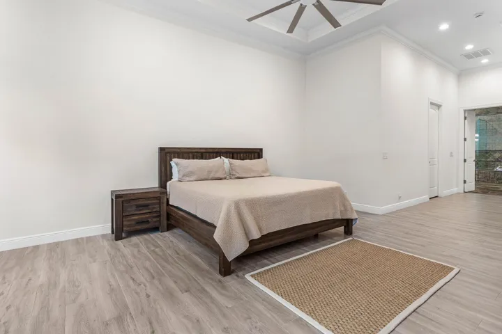 027-8126ValhallaDrive-DelrayBeach-FL-334