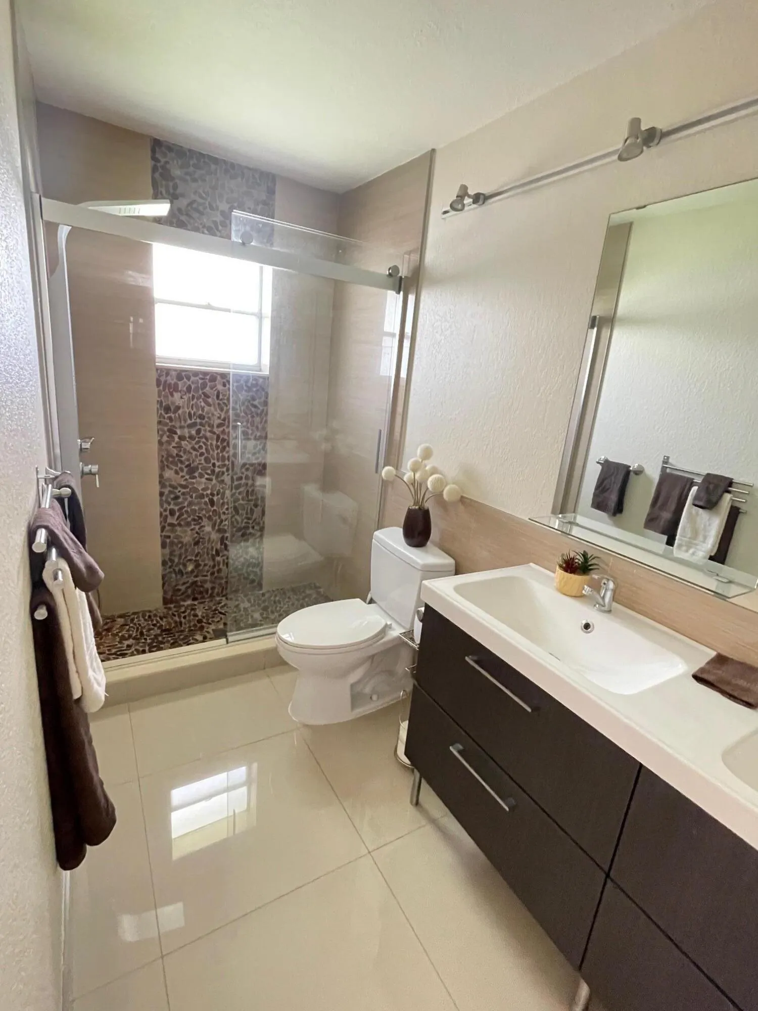BATHROOM TASTEFULLY REFINISHED